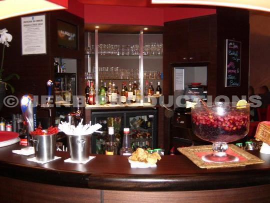 Hippopotamus Porte des Lilas : le bar|© E. Nicolau / JENB Productions Un nouveau restaurant porte des Lilas : Testé et approuvé