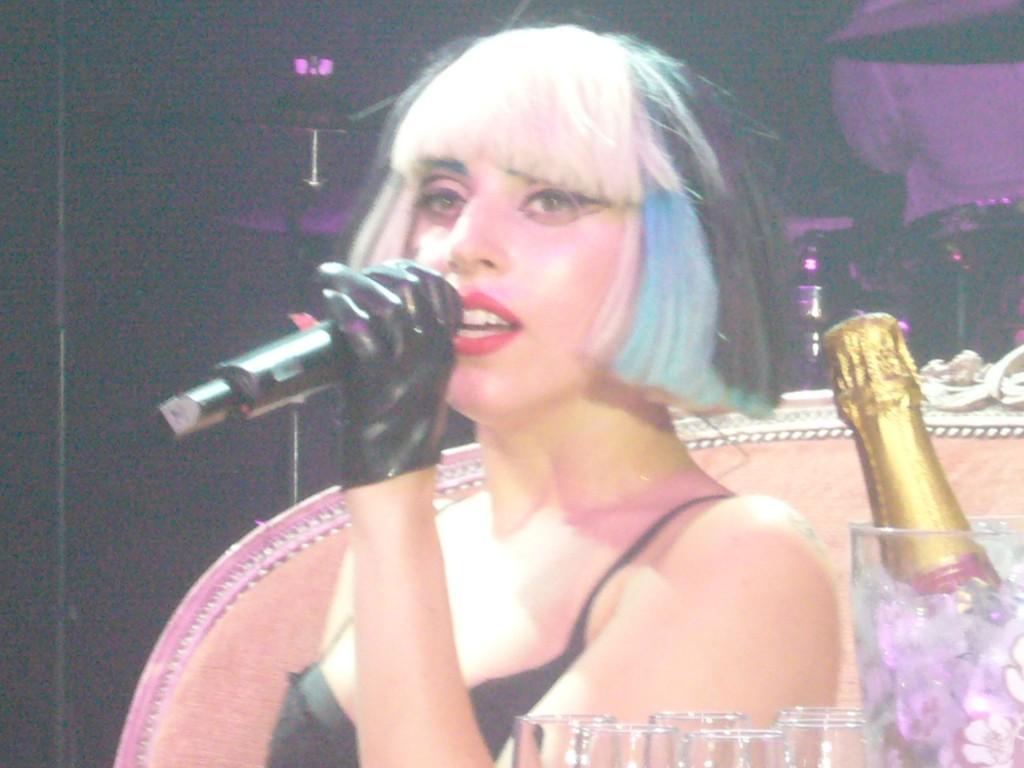 REVIEW : LITTLE MONSTERS AWARDS – SHOWCASE LADY GAGA PARIS