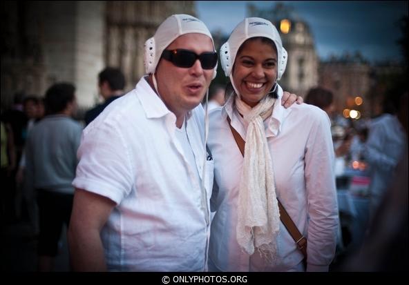 Dîner en blanc 2011. Esplanade Notre-Dame. Paris diner-en-blanc-paris-035