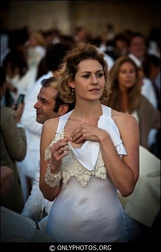 Dîner en blanc 2011. Esplanade Notre-Dame. Paris diner-en-blanc-paris-002