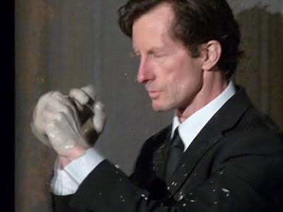 Qu'a derrière la tête Olivier de Sagazan? Ou le corps malmené au Quai Qu'a derrière la tête Olivier de Sagazan? Ou le corps malmené au Quai