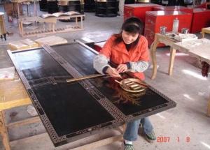 L’atelier de meubles chinois laqués