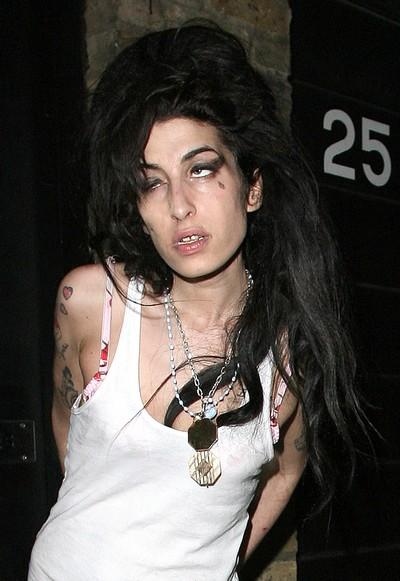 http://thedeadhub.com/wp-content/gallery/uploads/2009/12/amywinehouse-2.jpg