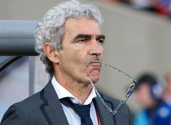 Domenech sauve une équipe de journalistes Domenech sauve une équipe de journalistes