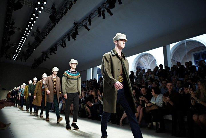 A runway on the other side (Burberry Prorsum SS 2012)
