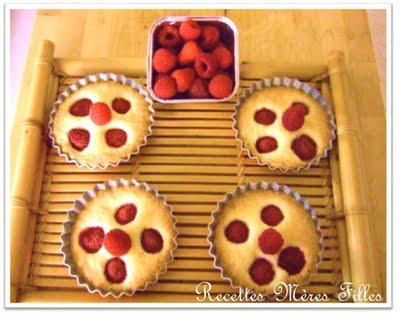 La recette Framboise : Petites tartelettes / gateaux aux framboises