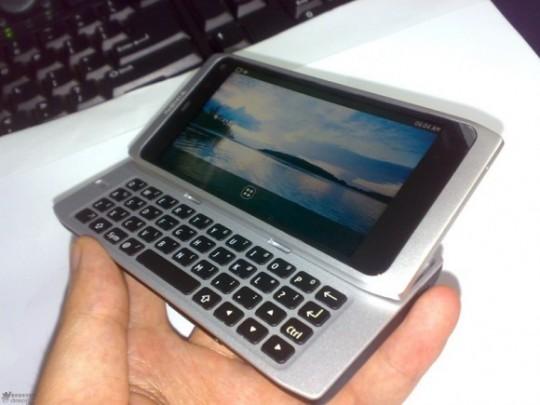 Nokia-N950 Nokia N950 Le Nokia N950 avec Meego et un clavier physique