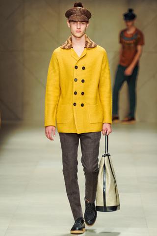 Moutarde Burberry Moutarde Burberry 10 tendances à retenir des défilés de Milan Eté 2012