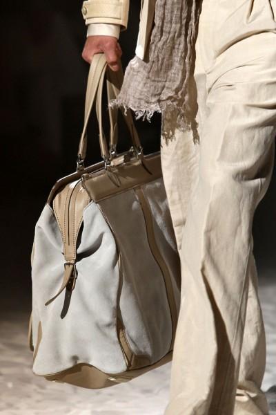 Sac Corneliani Sac Corneliani 400x600 10 tendances à retenir des défilés de Milan Eté 2012