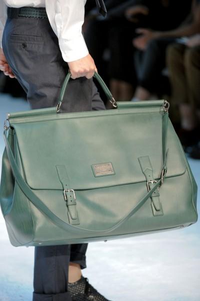 Sac Dolce & Gabbana (2) Sac Dolce Gabbana 2 400x600 10 tendances à retenir des défilés de Milan Eté 2012