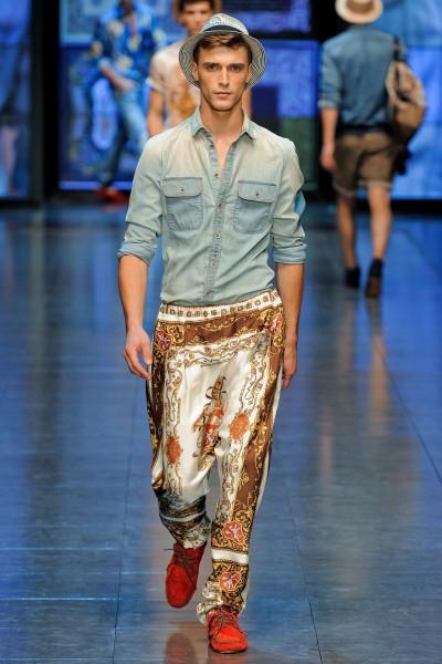Pantalon D&G Pantalon DG 400x600 10 tendances à retenir des défilés de Milan Eté 2012