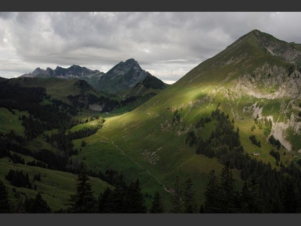 Dans les sommets alpins de la région de Fribourg, en Suisse. Dans les sommets alpins de la région de Fribourg, en Suisse.