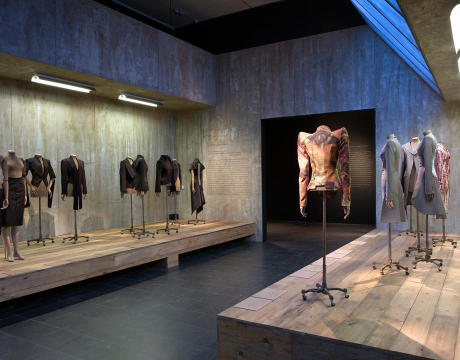 Exposition Alexander McQueen au Met à New York : Savage Beauty