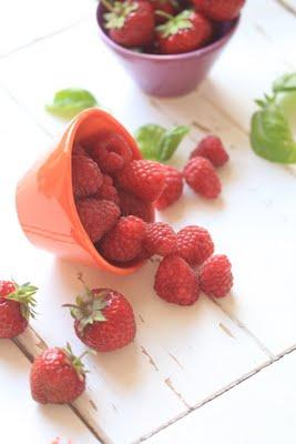 Salade de fraises, framboises , mozzarella , parmesan