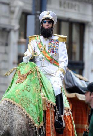 Funny_man_Sacha_Baron_Cohen_seen_riding_camel_GJCRnkMlHRKl.jpg, juin 2011 Funny_man_Sacha_Baron_Cohen_seen_riding_camel_GJCRnkMlHRKl.jpg