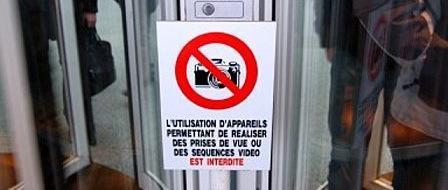 CLIQUEZ SUR LA PHOTO|LISEZ L'article, il est en rapport avec le thème Oui, on peut filmer une séance de Conseil Municipal ! C'est un droit à condition d'en faire bon usage.