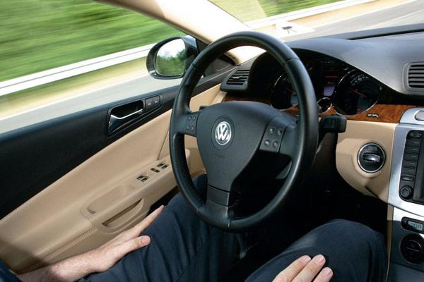 062311_rg_VWAutoPilot_01 062311 rg VWAutoPilot 01 Volkswagen développe un système de pilotage semi automatique