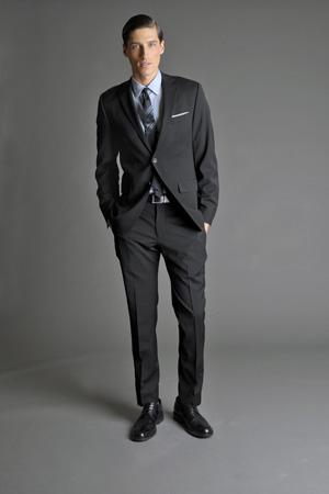 Men-Look03-Grey-Background Men Look03 Grey Background La superbe collection Mad Men pour Banana Republic
