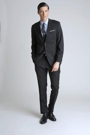 Men-Look03-White-Background Men Look03 White Background La superbe collection Mad Men pour Banana Republic