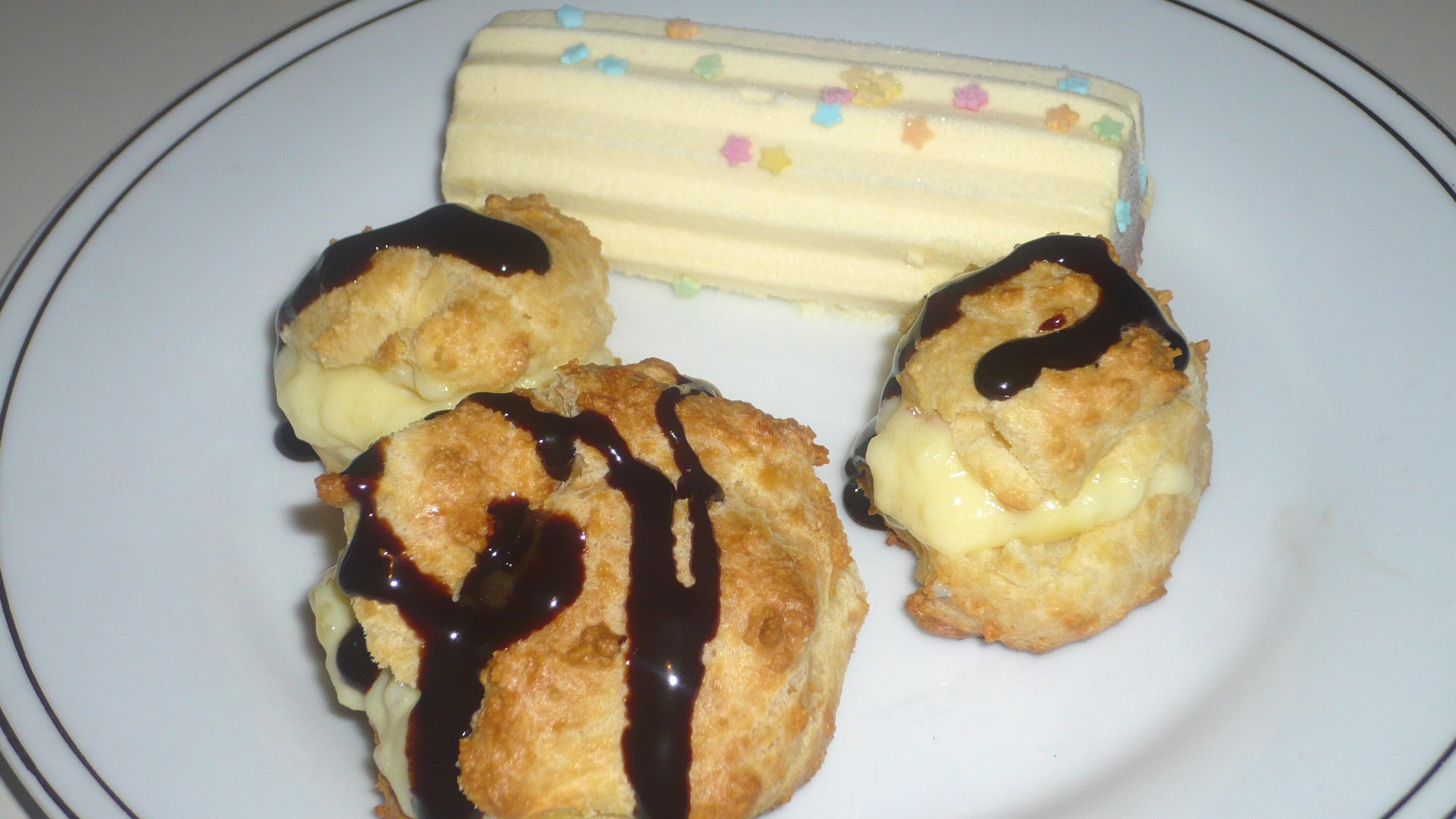 Profiteroles à ma façon profiteroles.jpg