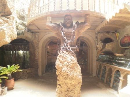 Asilah/Tanger et les grottes d'Hercule http://2.bp.blogspot.com/_a5KNCKZXnEU/S_qwMlkvwBI/AAAAAAAAA_w/ZVwqmVr2Iww/s1600/D+82+grotte+d