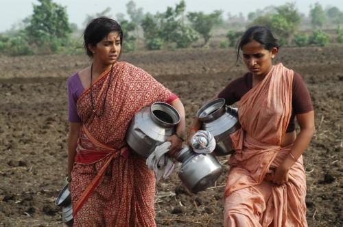 Maudite pluie ! de Satish Manwar - Borokoff / blog de critique cinéma Maudite pluie ! de Satish Manwar - Borokoff / blog de critique cinéma