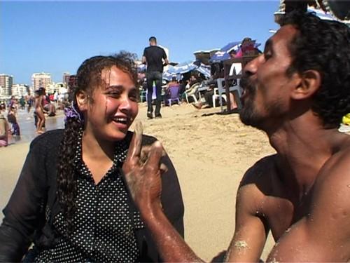 Paraboles (Mafrouza 5) d'Emmanuelle Demoris - Borokoff / Blog de critique cinéma Paraboles (Mafrouza 5) d'Emmanuelle Demoris - Borokoff / Blog de critique cinéma