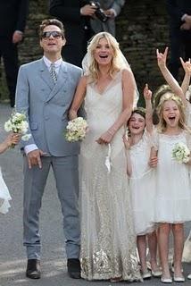 La robe de mariée de Kate Moss était sublime & signée ... John Galliano !