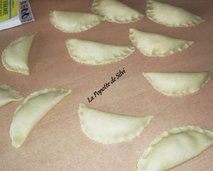 Bourek B'l Djina (Brik a la pate menagere) SAM_6834