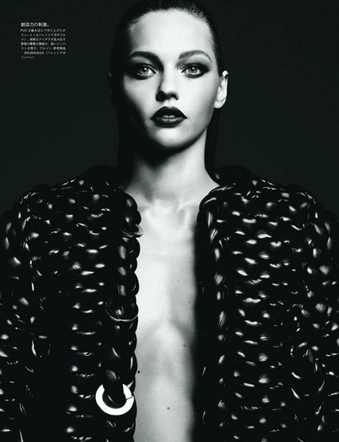Sasha Pivovarova par Hedi Slimane pour Vogue Japon aout 2011 9