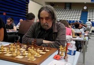 Echecs à Paris : Thierry Manouck miniaturisé par Namig Guliyev © Chess & Strategy