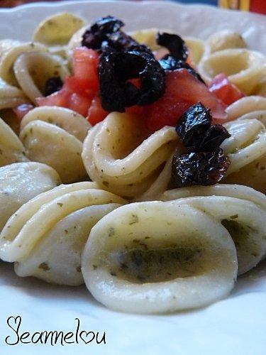 Orecchiettes au Pesto et tartare de tomates P1030820.jpg