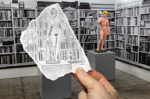 Des statues dans une bibliothèque