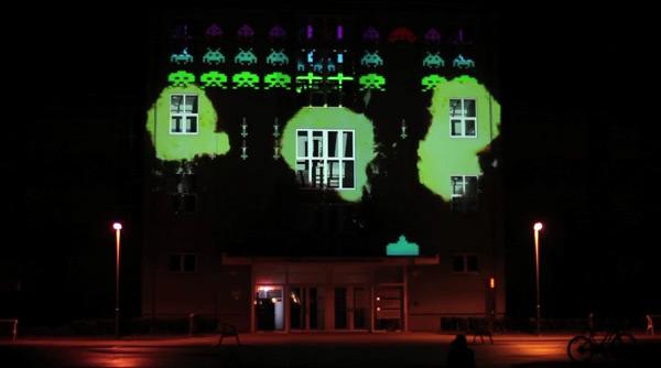 8bits 8bits 8 Bit invader : des projections sur bâtiment