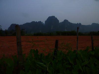 122. Tubing or not tubing ? Vang Vien, ou djeunes-city 122. Tubing or not tubing ? Vang Vien, ou djeunes-city