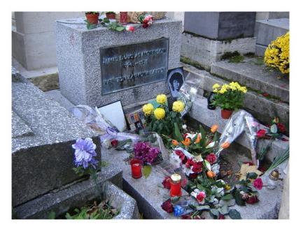 Anniversaire au Père Lachaise. Anniversaire au Père Lachaise.