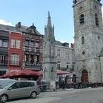 Chimay : la place centrale, son église et ses bars... pas de Faro, snif... P1070616.JPG