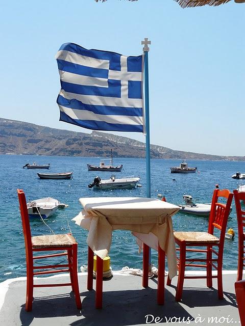 Tiropitas: Feuilletés Grecs au Fromage ...et Petit Tour à Santorin Tiropitas: Feuilletés Grecs au Fromage ...et Petit Tour à Santorin