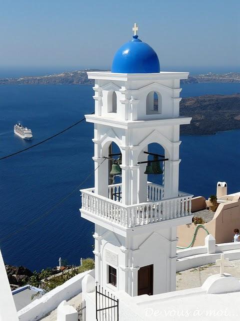Tiropitas: Feuilletés Grecs au Fromage ...et Petit Tour à Santorin Tiropitas: Feuilletés Grecs au Fromage ...et Petit Tour à Santorin