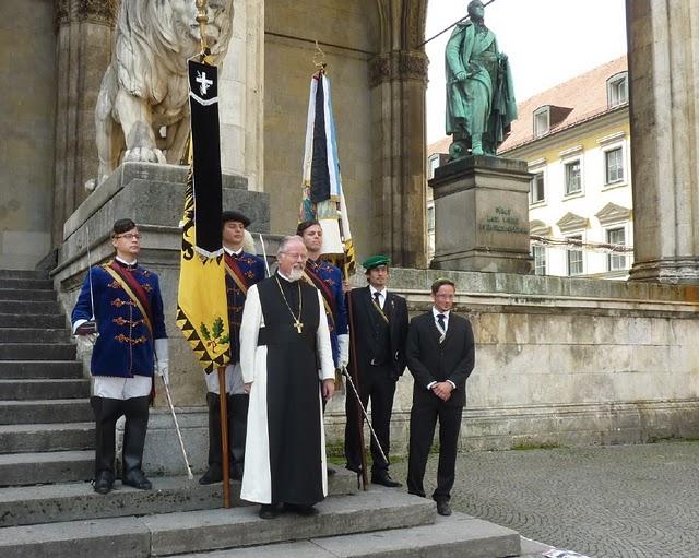 Cérémonies pour Otto de Habsbourg-Lorraine: un Requiem pontifical en grand uniforme