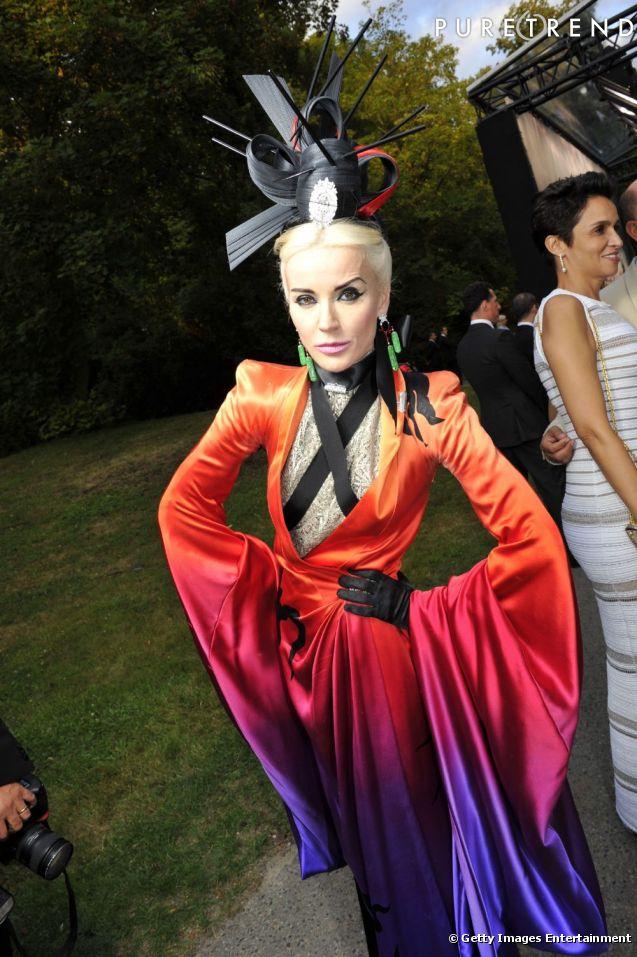 http://static1.puretrend.com/articles/3/54/57/3/@/566394-daphne-guinness-fidele-a-son-style-637x0-1.jpg