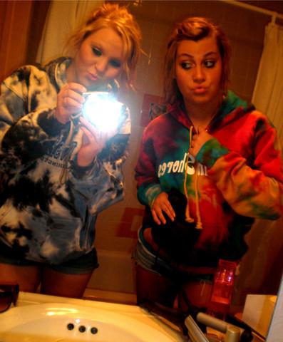 Encore un tour sur AntiDuckFace http://29.media.tumblr.com/tumblr_lnj84zlOVG1qzbaqlo1_400.jpg