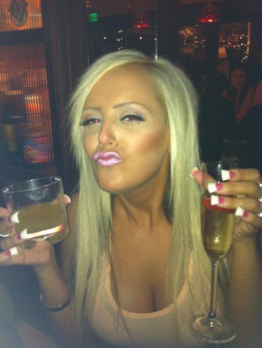 Encore un tour sur AntiDuckFace http://antiduckface.com/photo/1280/7092998946/1/tumblr_lngv1cRu0B1qzbaql