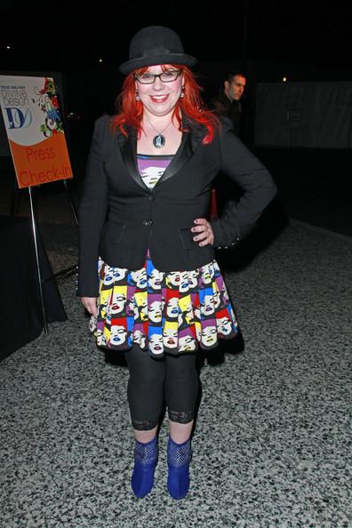 La pétillante Kirsten Vangness http://www1.pictures.zimbio.com/pc/Kirsten+Vangsness+18th+Annual+Divine+Design+4o7iT6Zvz1-l.jpg