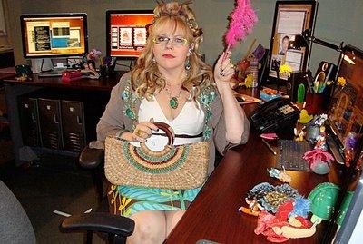 La pétillante Kirsten Vangness http://24.media.tumblr.com/tumblr_lf9yh5xQ6o1qgnwyro1_400.jpg