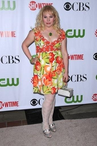 La pétillante Kirsten Vangness http://esprits-criminels.hypnoweb.net/photo/111/1011/ok/20-kevin10.jpg