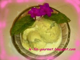 Crème glacée sans sorbetière parfumée à la menthe