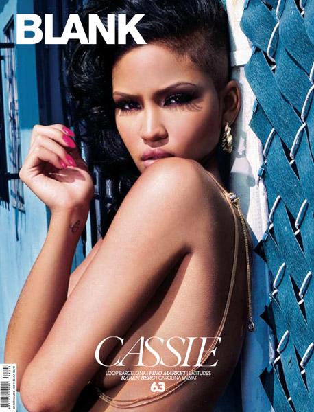 Cassie pose pour Blank Magazine