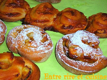 Briochettes façon biscuits fourrées aux pommes et confiture de lait DSCN9431.JPG