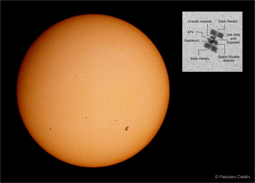 Transit d'ISS et Atlantis devant le Soleil Transit d'ISS et Atlantis devant le Soleil
